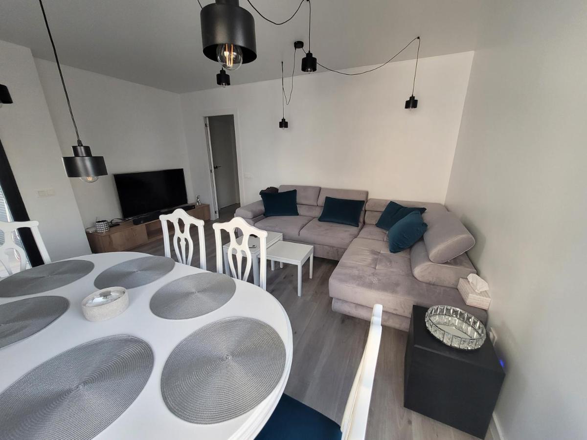 Apartamentos Sabinillas ซานลุยส์ เดอ ซาบีนียัส ภายนอก รูปภาพ